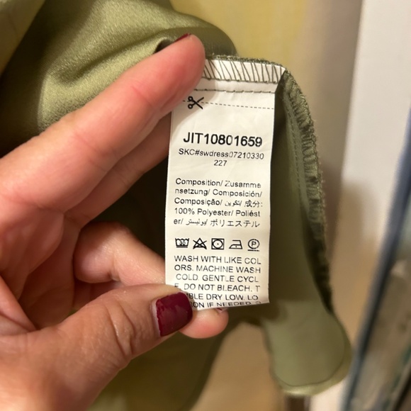 Sage green camisole dress - Picture 2 of 4